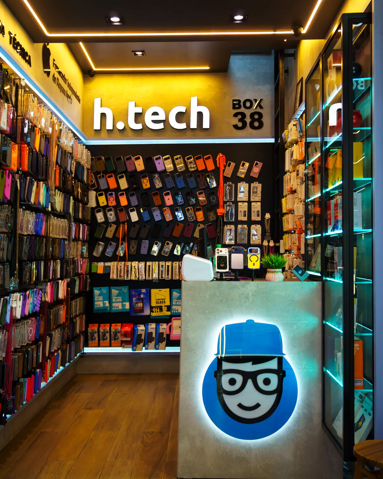 Loja da htech no Centro de Balneário Camboriú